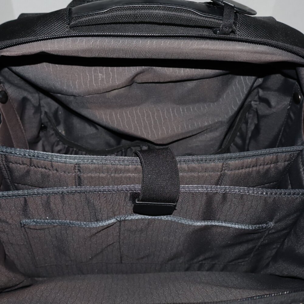 Tumi T-Tech Presidio Macarthur Wheeled Compact Laptop Briefcase Style 67102D - Picture 10 of 15